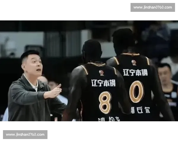 辽宁男篮夏训正式启动!杨鸣治军严苛 + 形象亮眼,弗格离队后内线重建迫在眉睫 辽宁男篮夏训正式启动!杨鸣治军严苛 + 形象亮眼,弗格离队后内线重建迫在眉睫