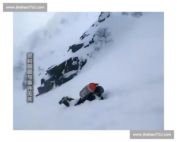 四姑娘山滑坠悲剧：16 岁少年未戴安全绳坠亡，航拍仅见雪地血迹